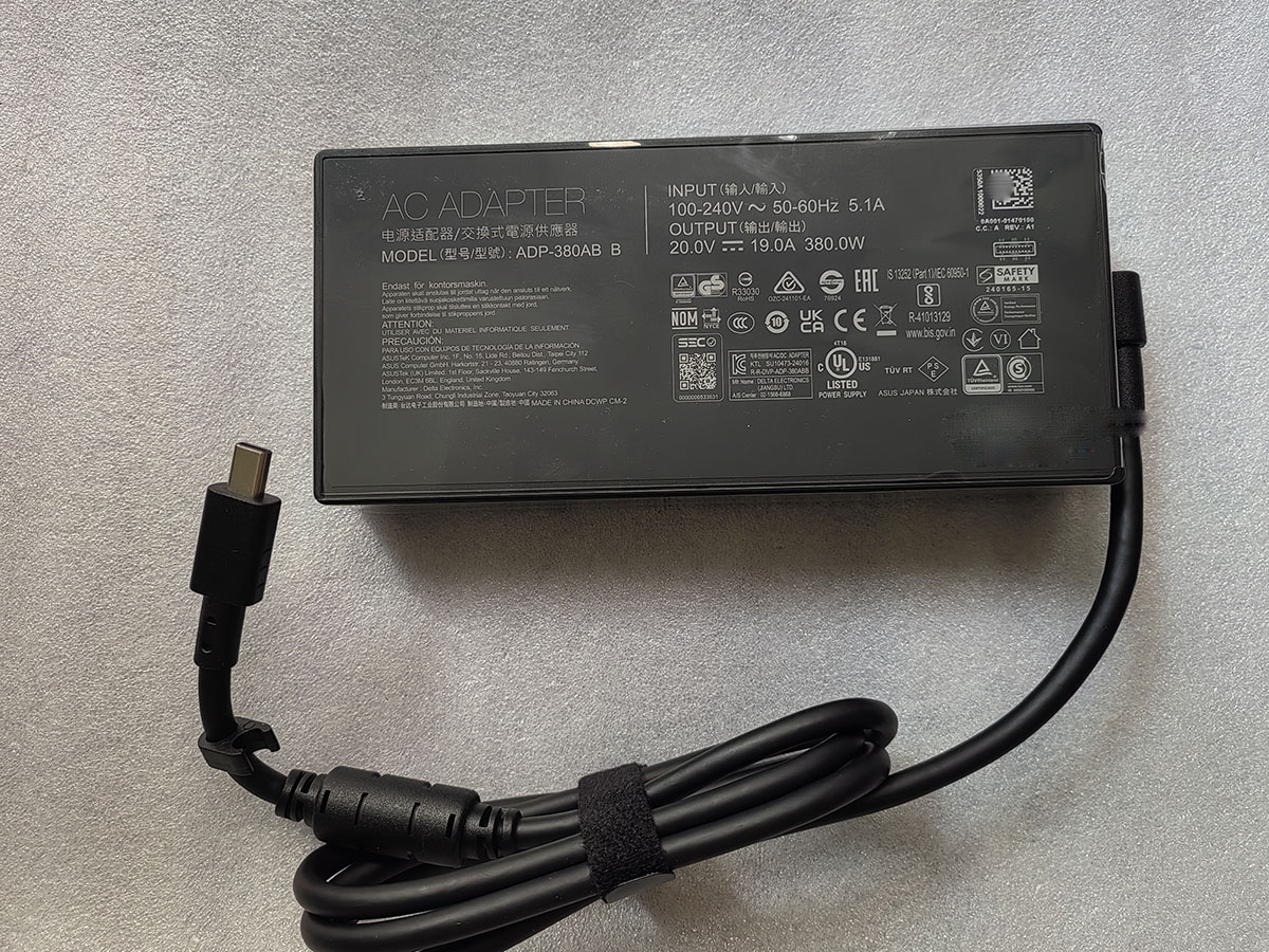 NEW 20V 19A Rectangle Conn 380 - огляд і ціна Pc Gaming Asus Rog