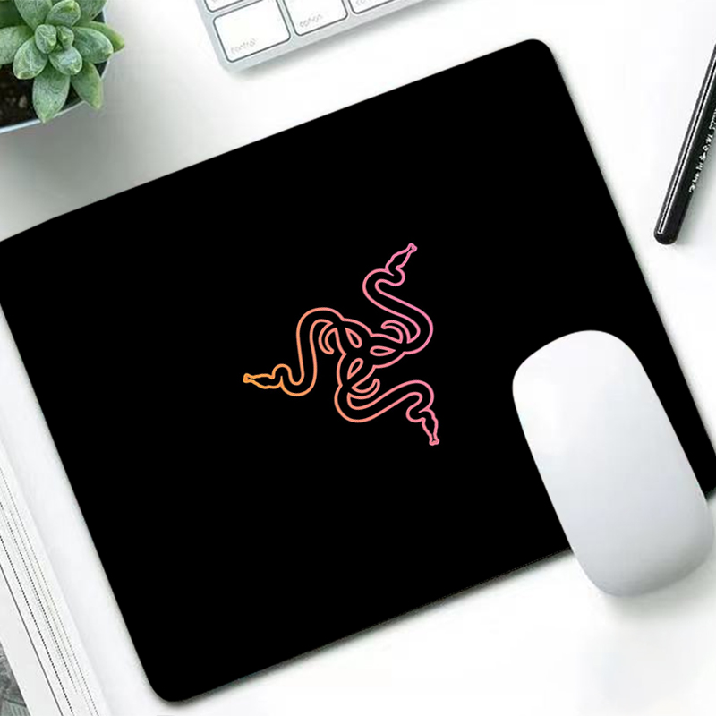 Razer Luxury Mouse Pad Anime G - огляд і ціна Pc Gaming Lounge
